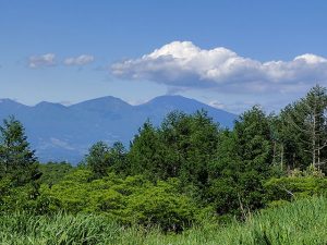 噴煙の上がる浅間山